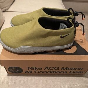 Nike ACG Men’s Shoes - Olive and Black